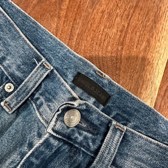 Uniqlo Wide Straight jeans in Short length - Picture 2 of 4